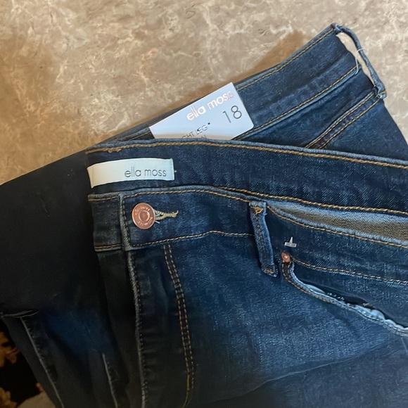 - Woman’s Ella moss jeans - Picture 2 of 2